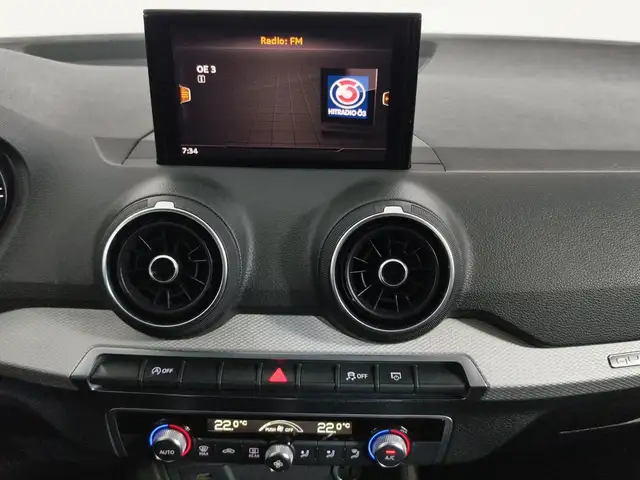 Audi Q2 view 11