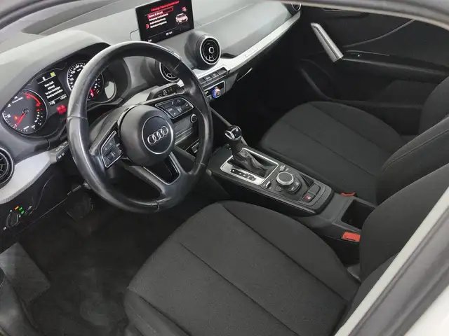 Audi Q2 view 6