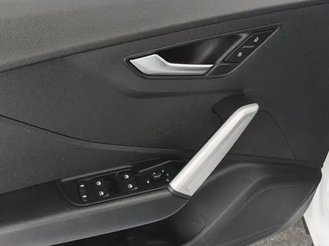 Audi Q2 view 13