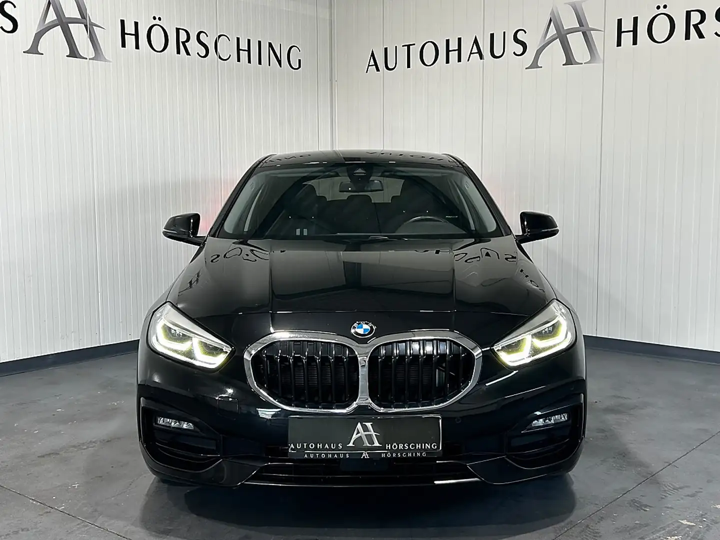 BMW 118 i Aut. Schwarz - 2