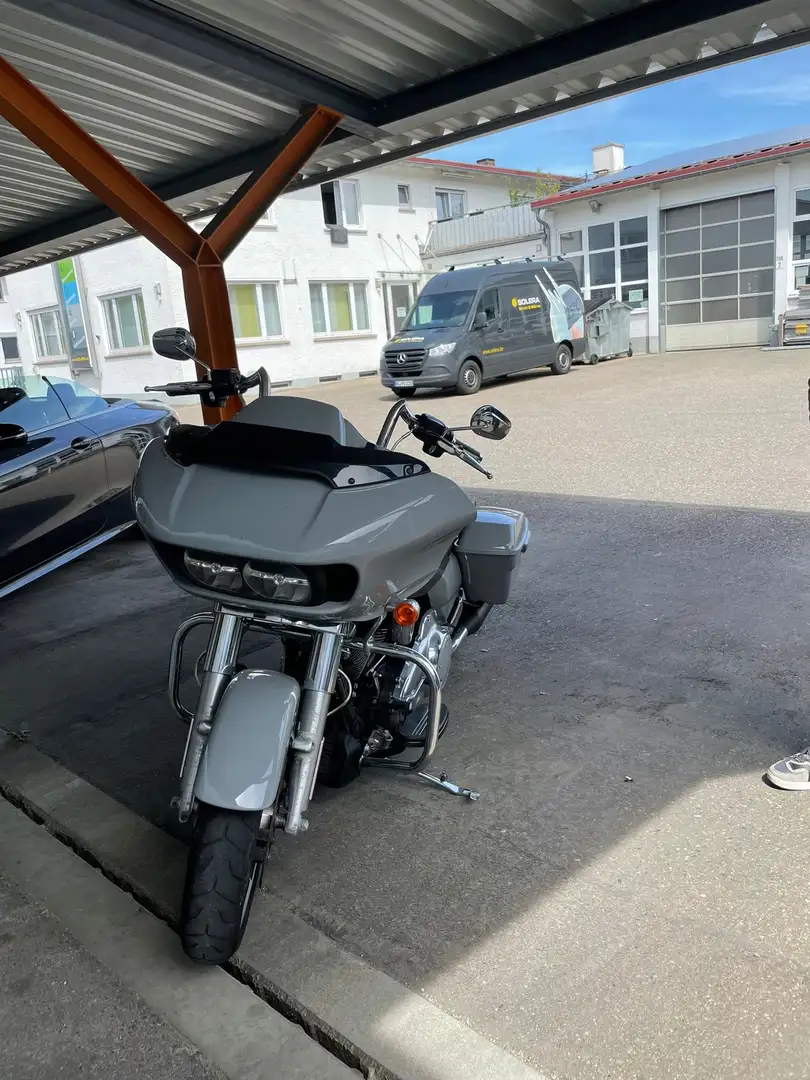 Harley-Davidson Road Glide FLTRK Road Glide 114 CVO style Gri - 2