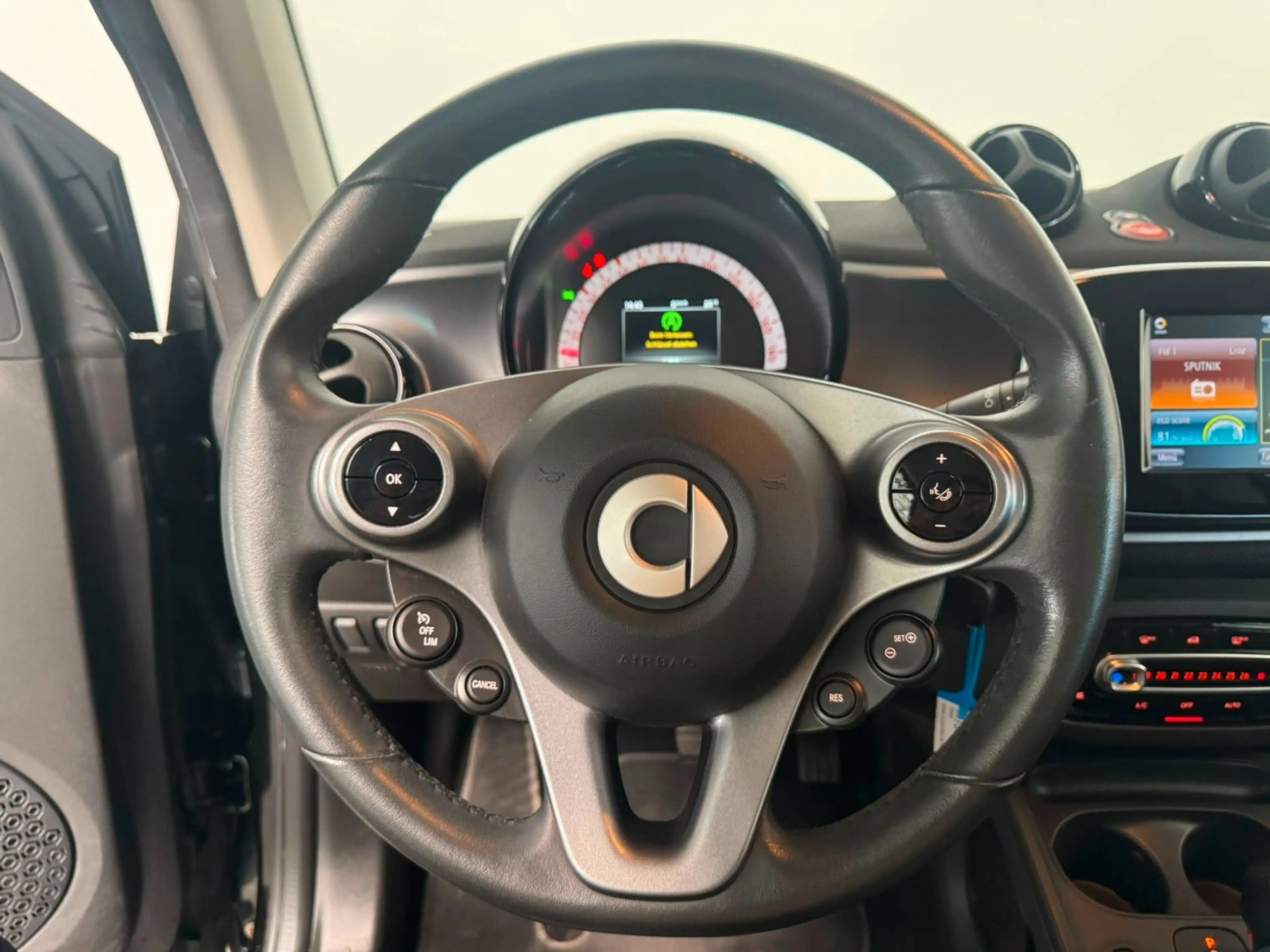 smart forTwo coupe  PRIME LED NAVI AUT. SHZ TEMPO 90PS — photo 11