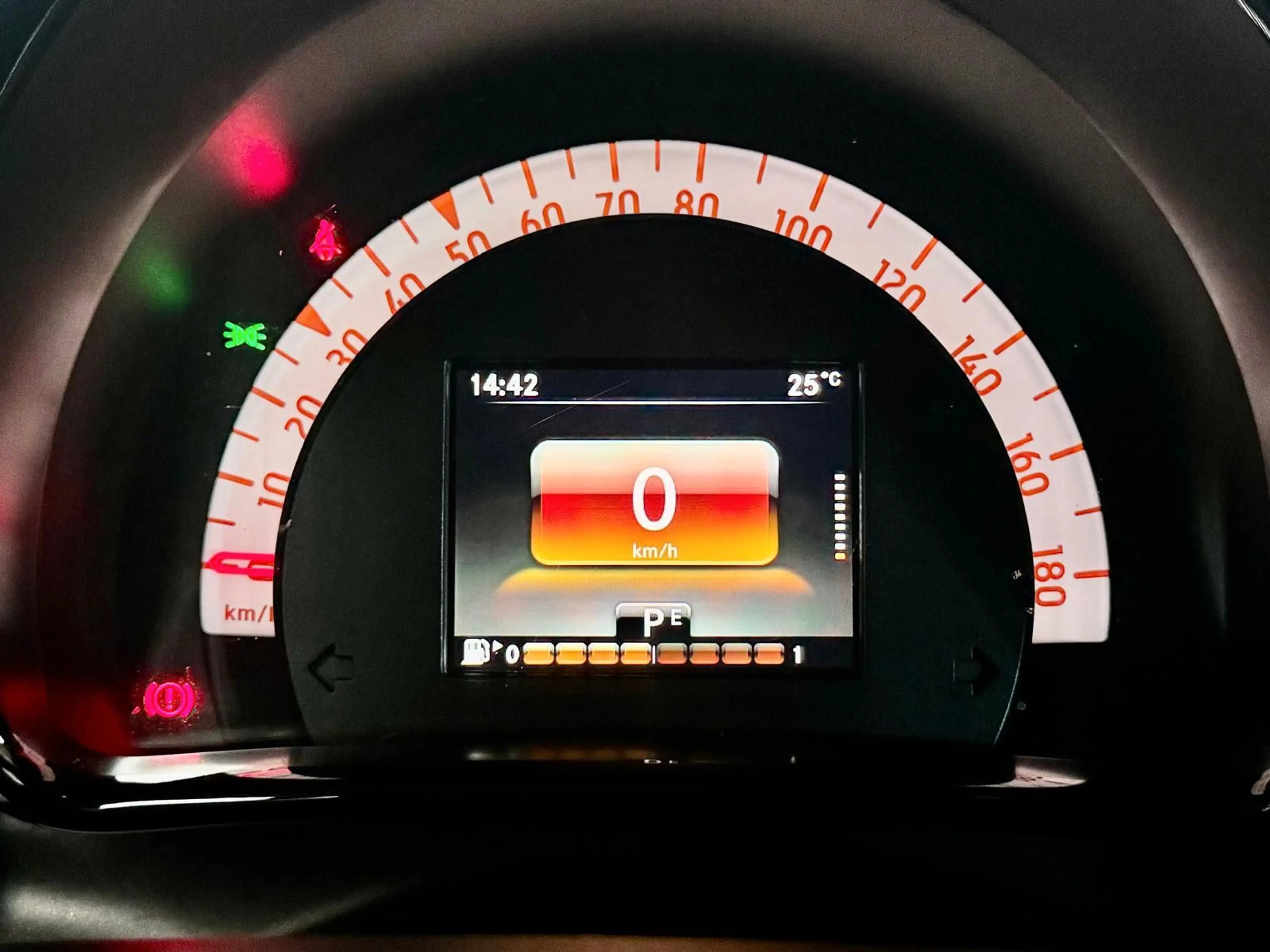 smart forTwo coupe  PRIME LED NAVI AUT. SHZ TEMPO 90PS — photo 10