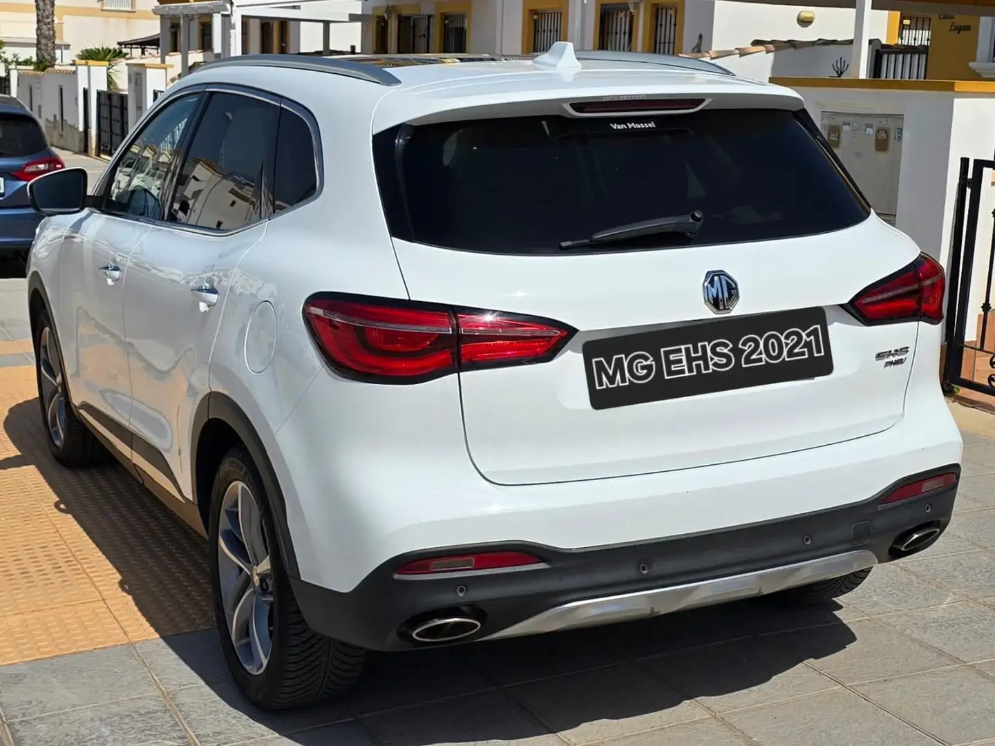 MG EHS EHS PHEV Luxury Alb - 1