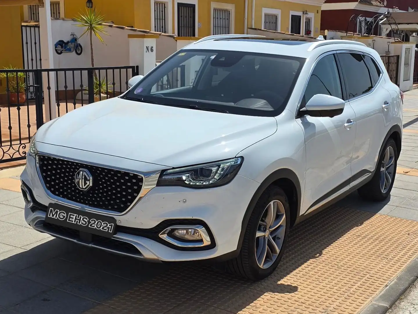 MG EHS EHS PHEV Luxury Alb - 2