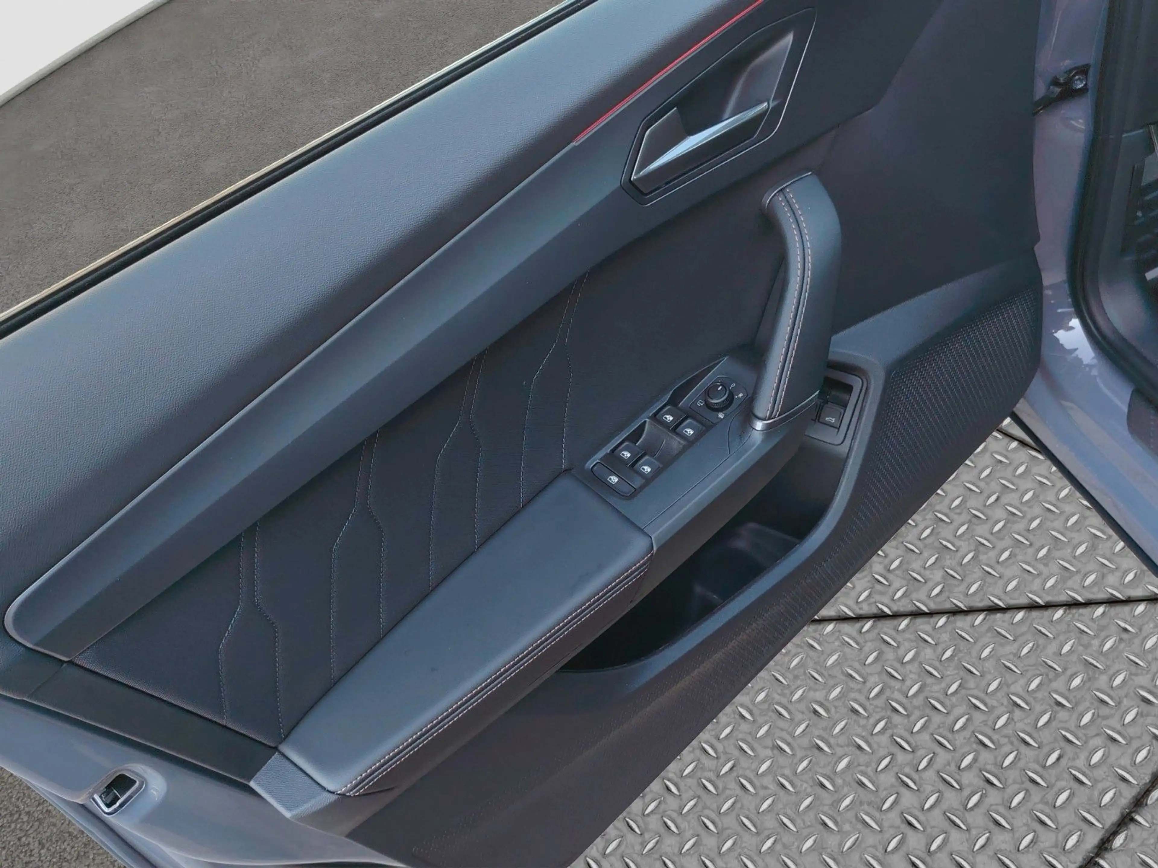 CUPRA Formentor 1.5TSI Edge e-Hybrid 150kW LED ACC AHK — photo 8