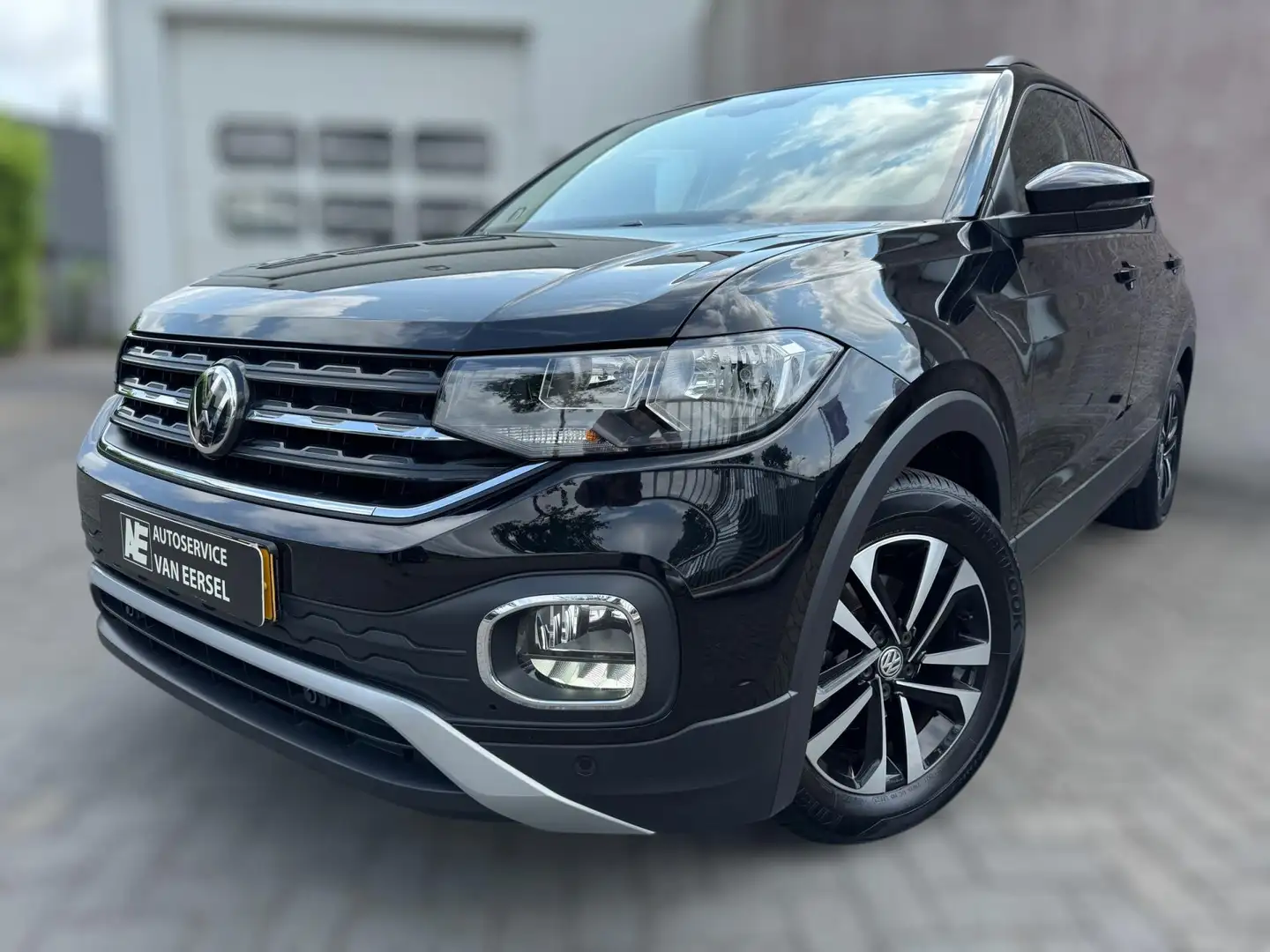 Volkswagen T-Cross 1.0 TSI Life Business United STOELVERW. / ACC / 4- Negro - 1