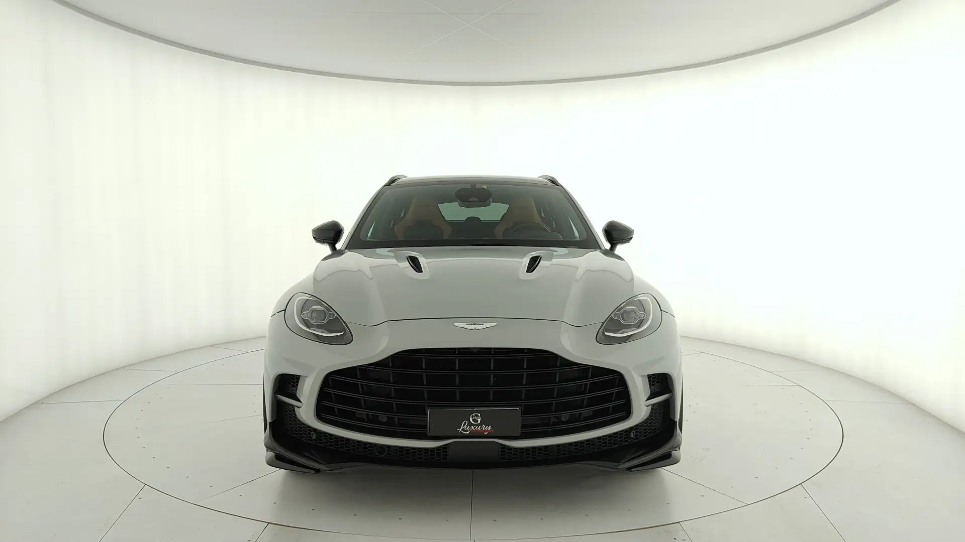 Aston Martin DBX 707 4.0 auto Grijs - 2