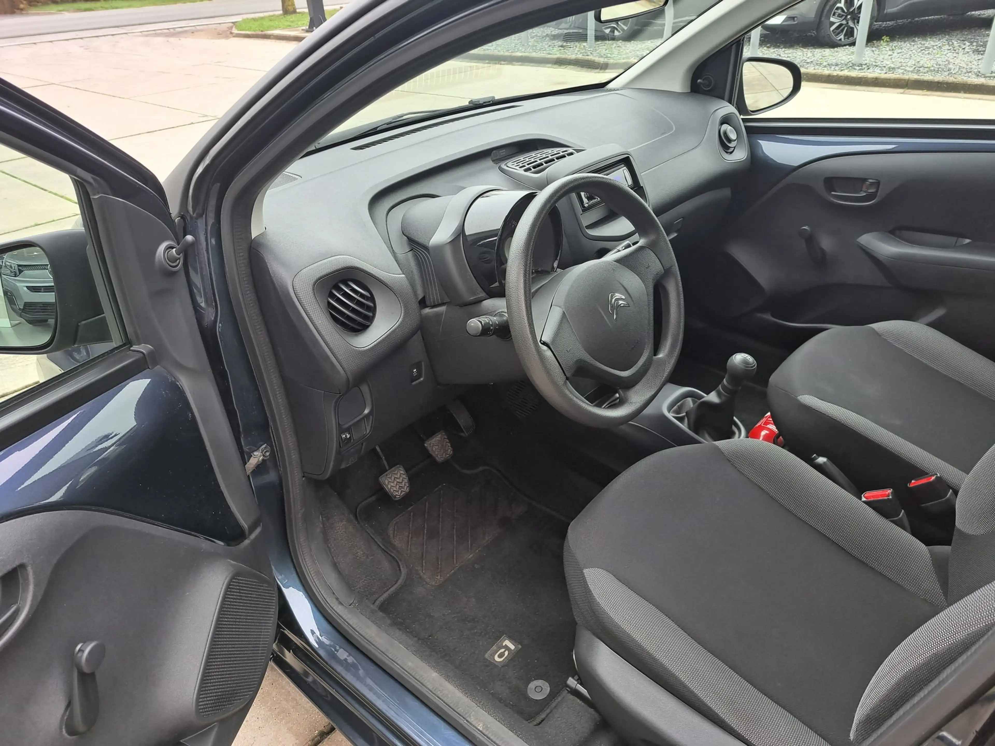 Citroen C1 VTi Live — photo 8