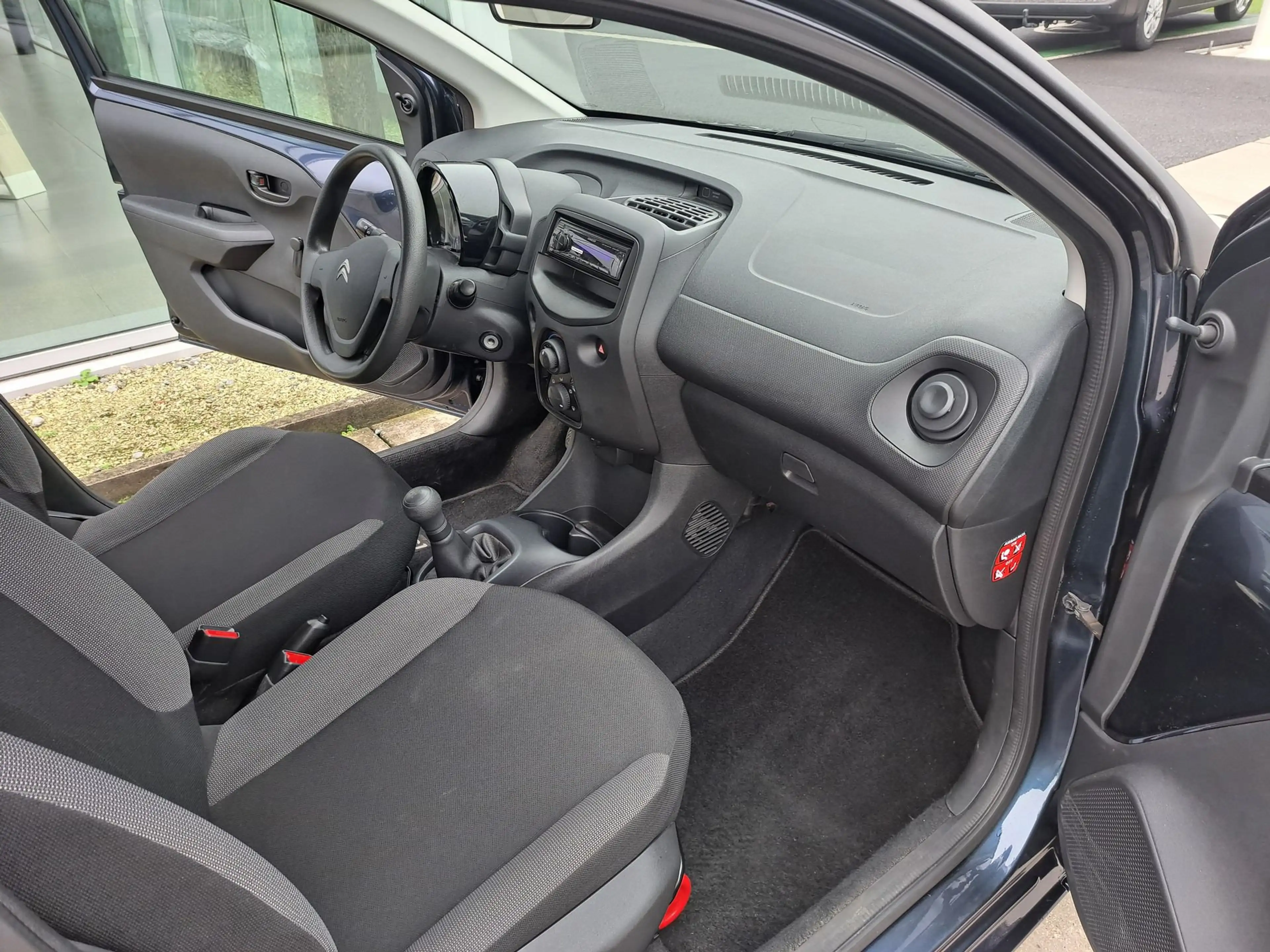 Citroen C1 VTi Live — photo 9