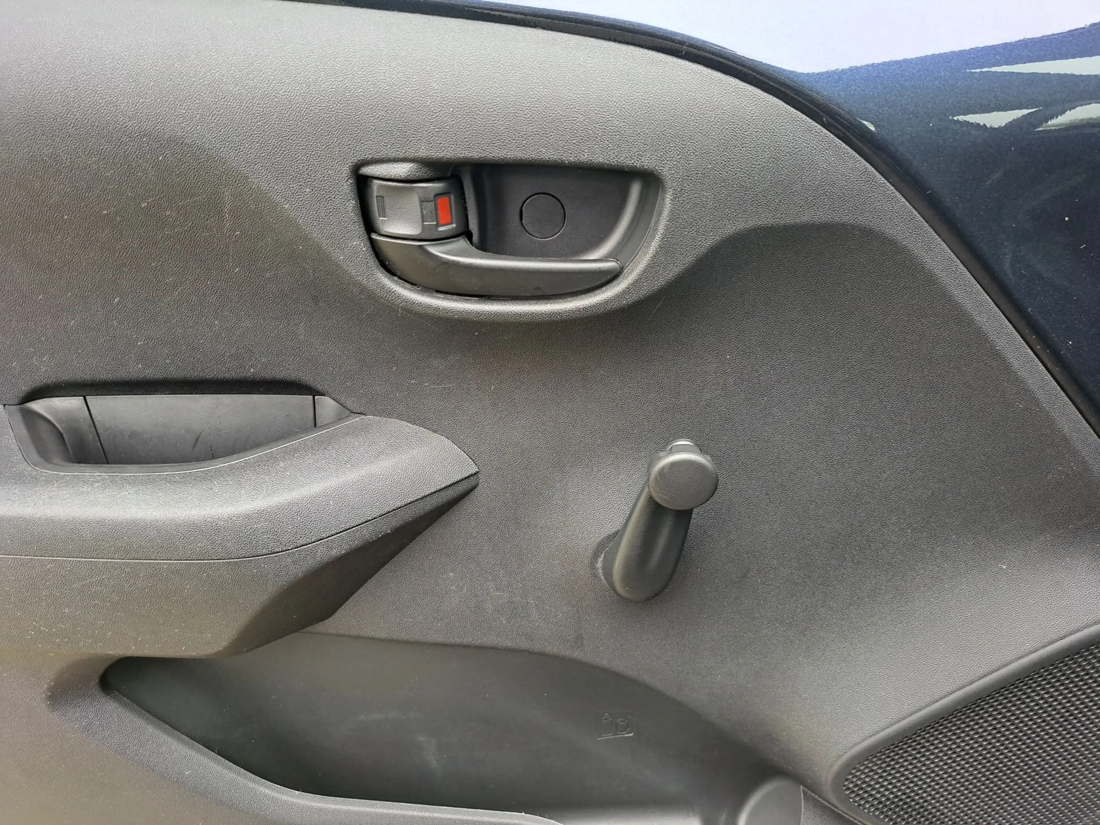 Citroen C1 VTi Live — photo 12