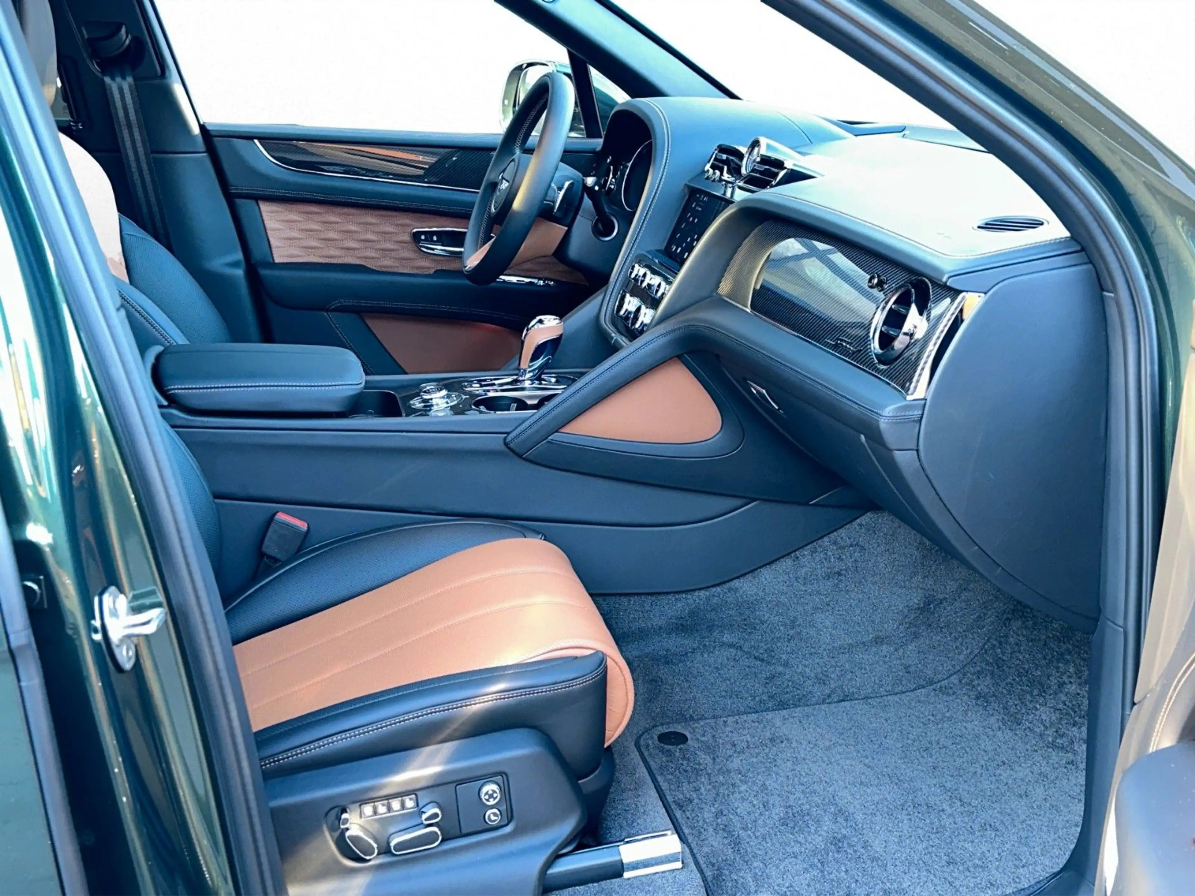 Bentley Bentayga SPEED V8 — photo 10