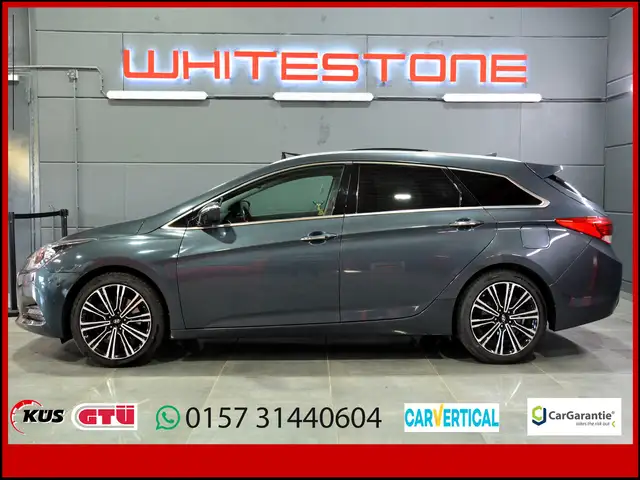 Hyundai i40 cw 2.0 Premium Aut Panorama Leder R.Cam Navi