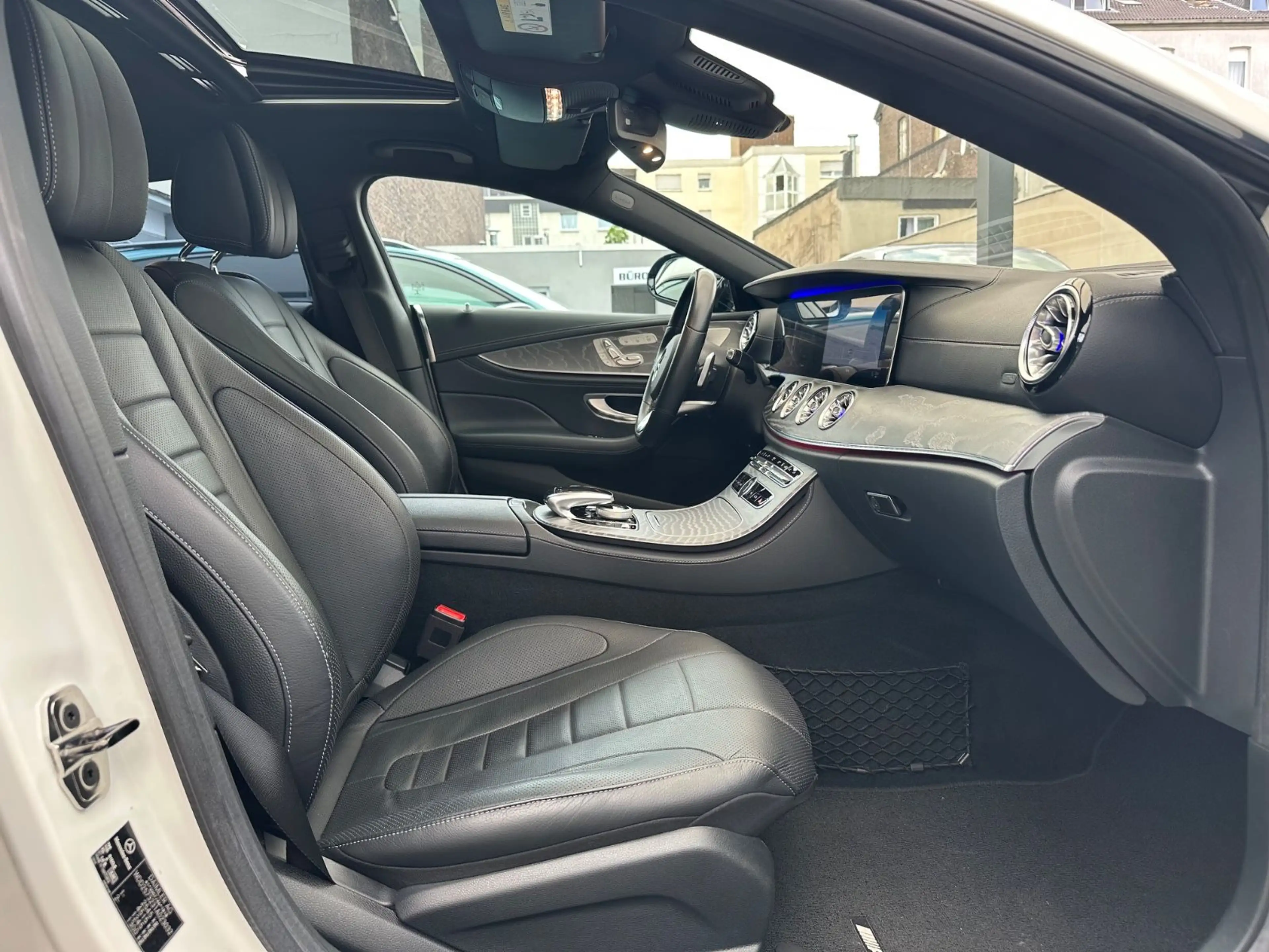 Mercedes-Benz CLS 400 d 4Matic *AMG*WIDE*360°*BURM*DISTR — photo 10
