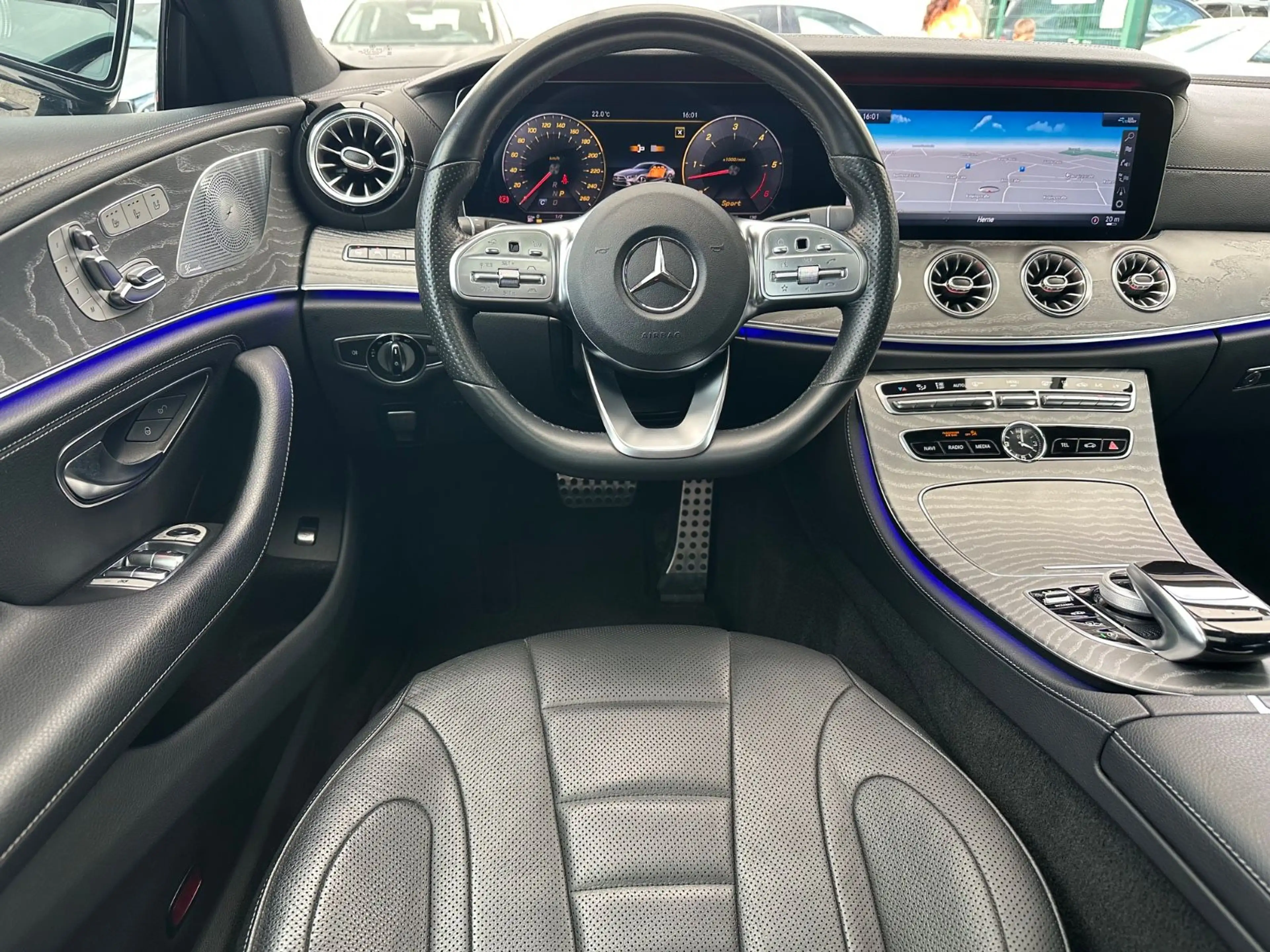 Mercedes-Benz CLS 400 d 4Matic *AMG*WIDE*360°*BURM*DISTR — photo 14