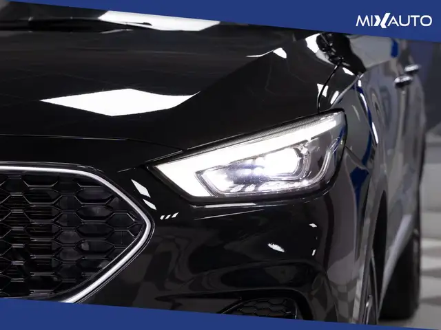 MG ZS view 10