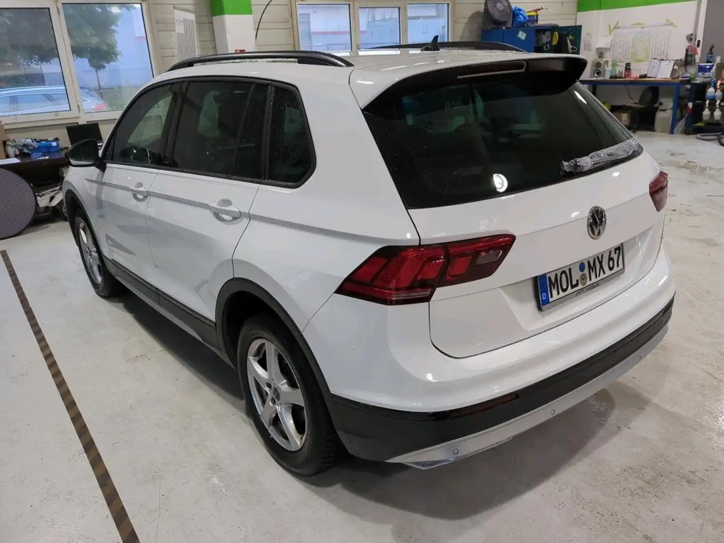 Volkswagen Tiguan 2.0 TDI OFFROAD 4Motion AHK R-Line Blanc - 2