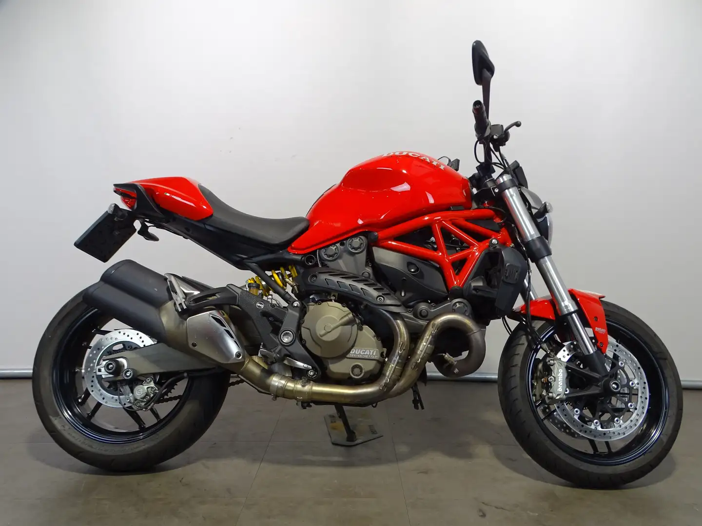 Ducati Monster 821 Rood - 1
