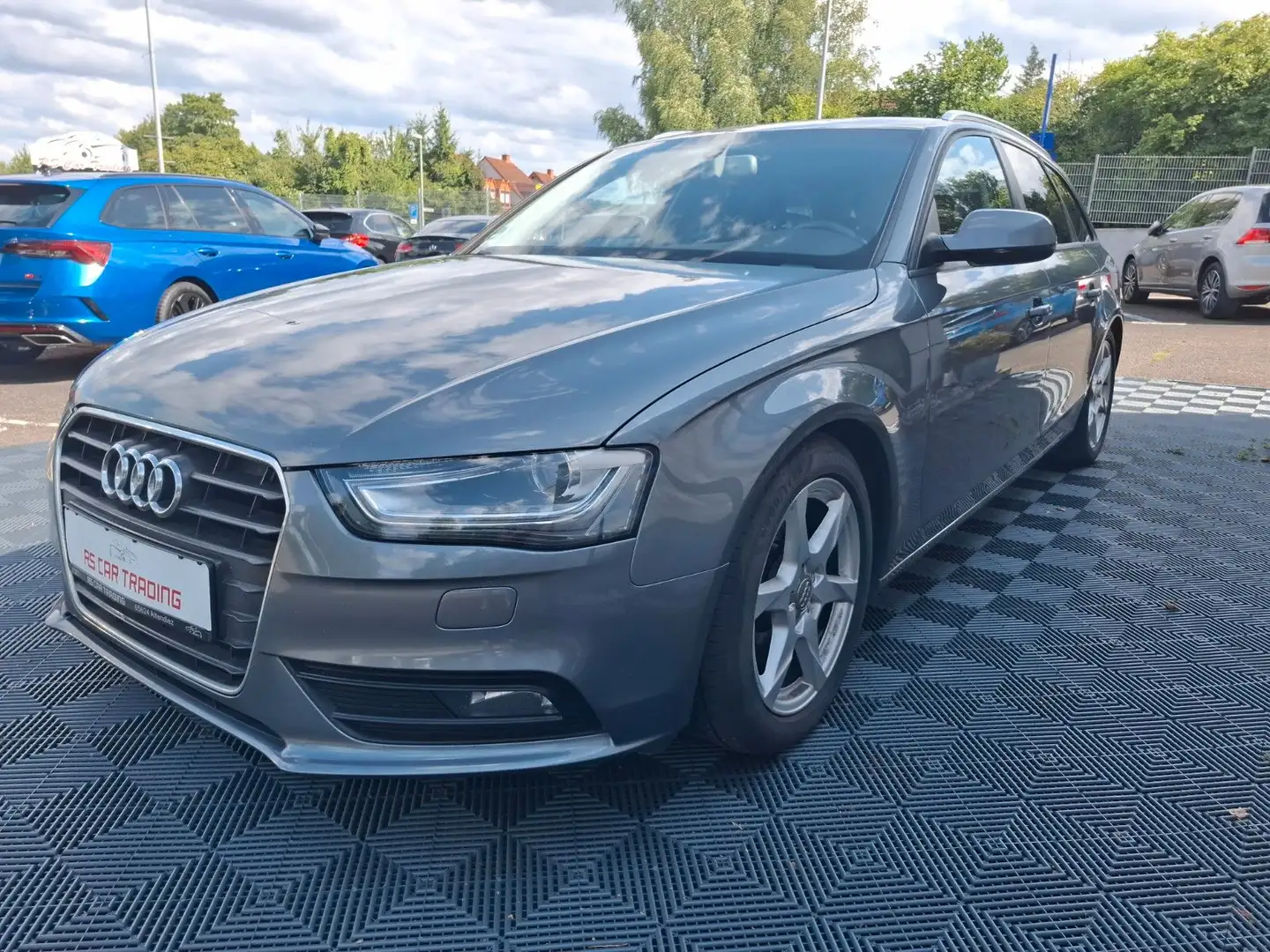 Audi A4 Avant Attraction*140kw*Alu*LED*Tüv 2-26* Gris - 1