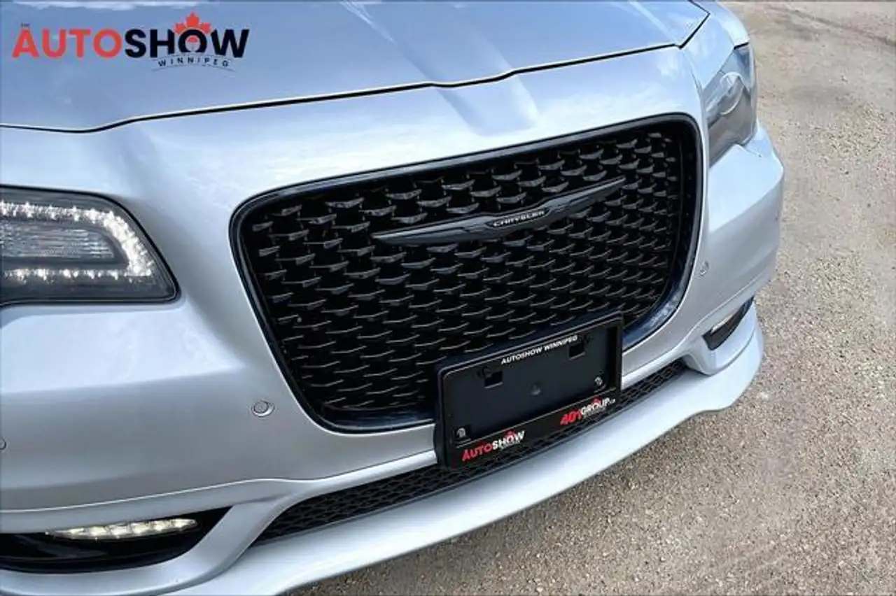 Chrysler 300 снимка Chrysler 300