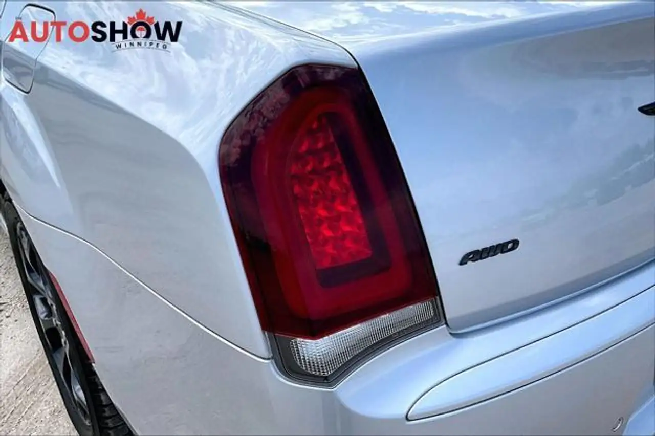 Chrysler 300 снимка Chrysler 300