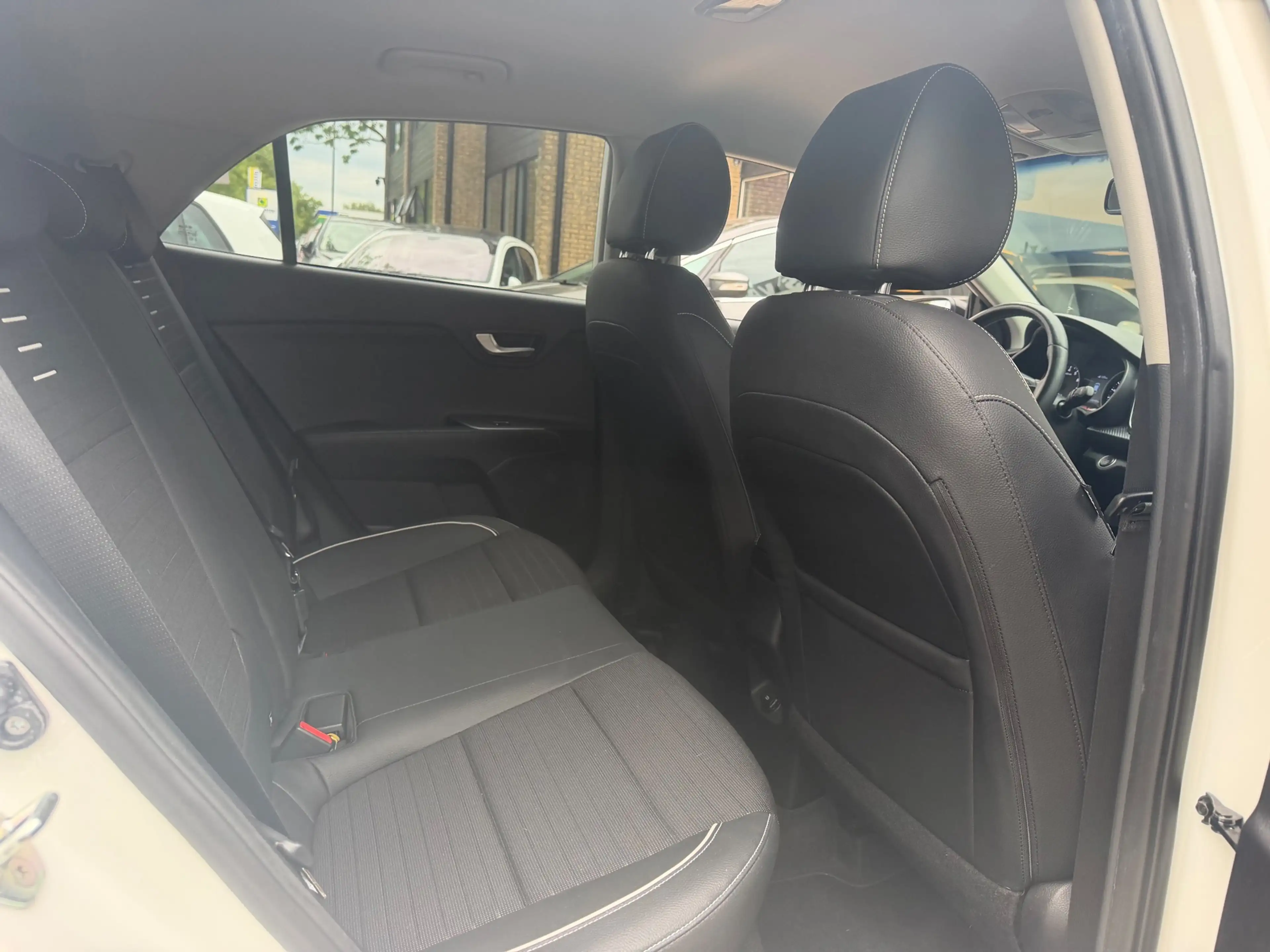 Kia Rio 1.0 TGDI GT-Line|120Pk|Navi|Cruise|Camera|Carplay| — photo 28