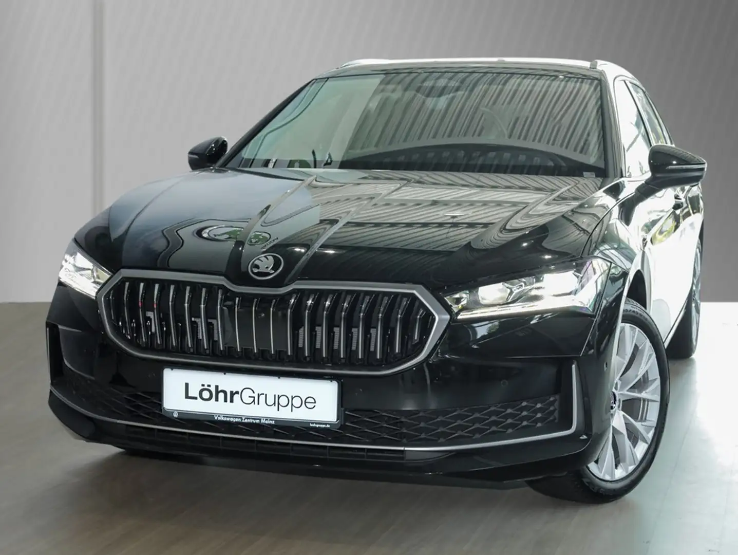 Skoda Superb Combi 2.0 TDI 110kW Selection ABGABE 11.2025 Schwarz - 2