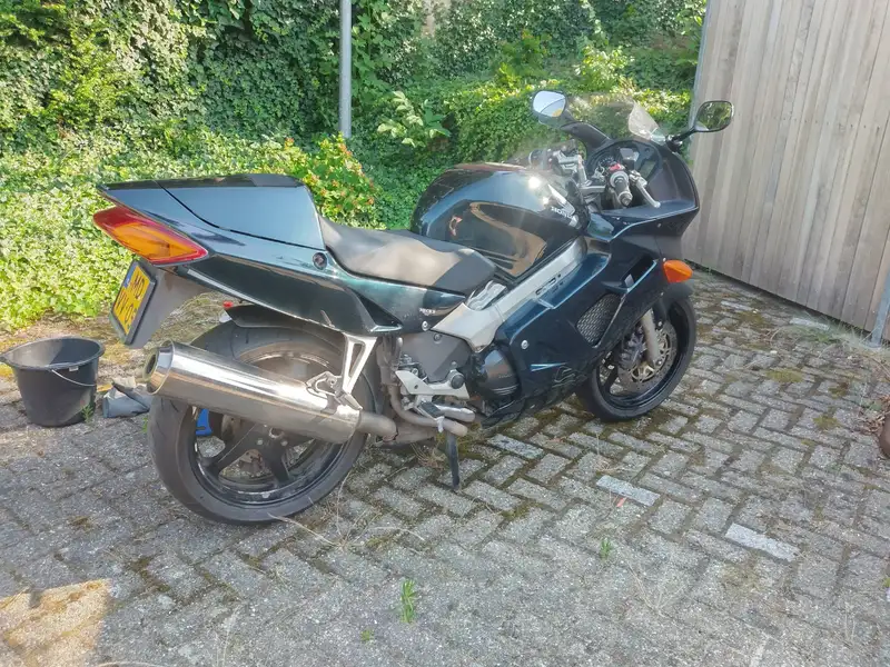Honda VFR 800 - foto 7