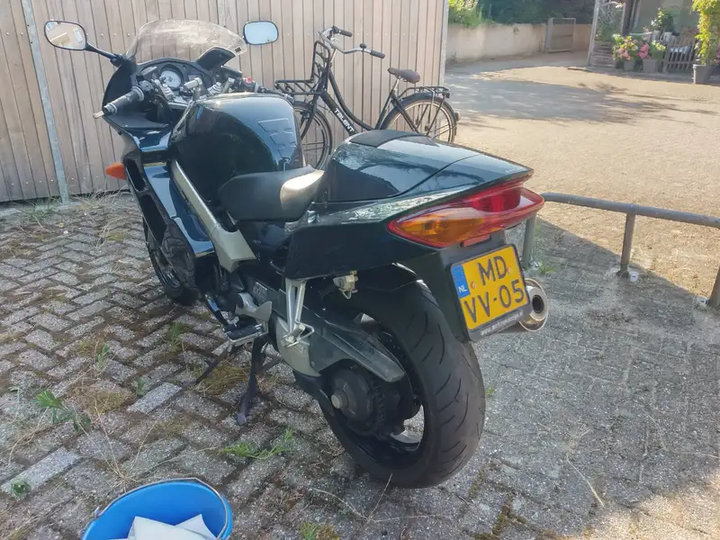 Honda VFR 800 - foto 8