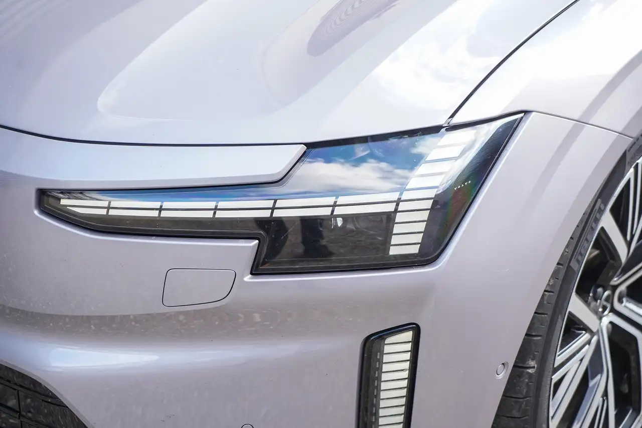 Volvo ES90 2026