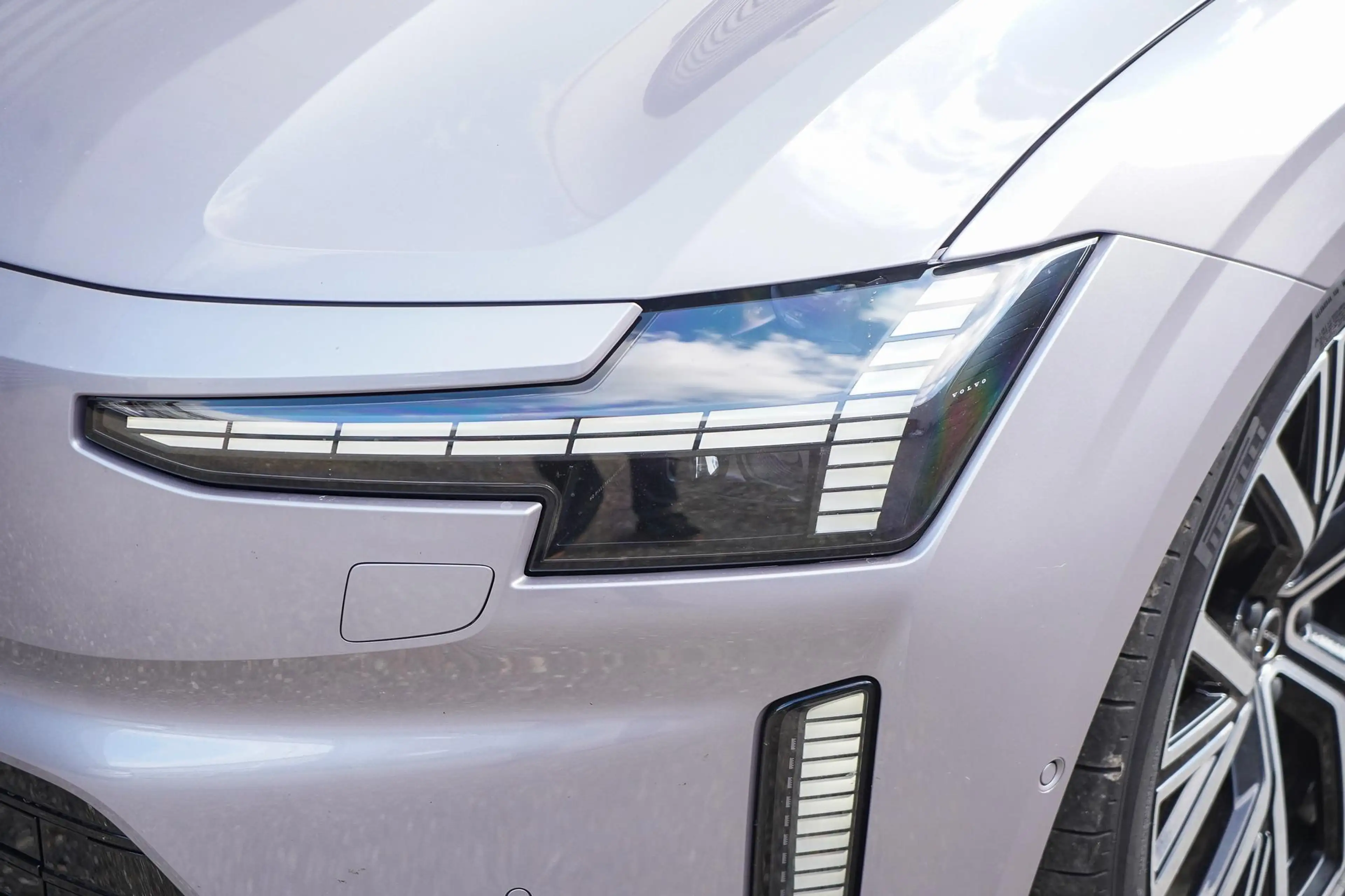 Volvo ES90 Single Motor Extended Range Ultra 92 kWh | Pilot A — photo 4