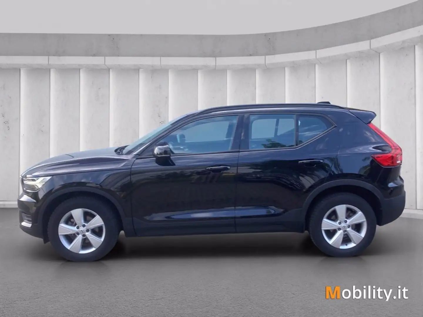 Volvo XC40 2.0 d3 Business geartronic Nero - 2