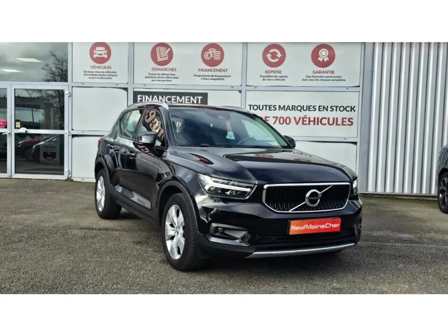 Volvo XC40 Momentum D3 150cv BVA Geartronic 8 + Pack Hiver + Camera de recul + Navigation Schwarz - 1