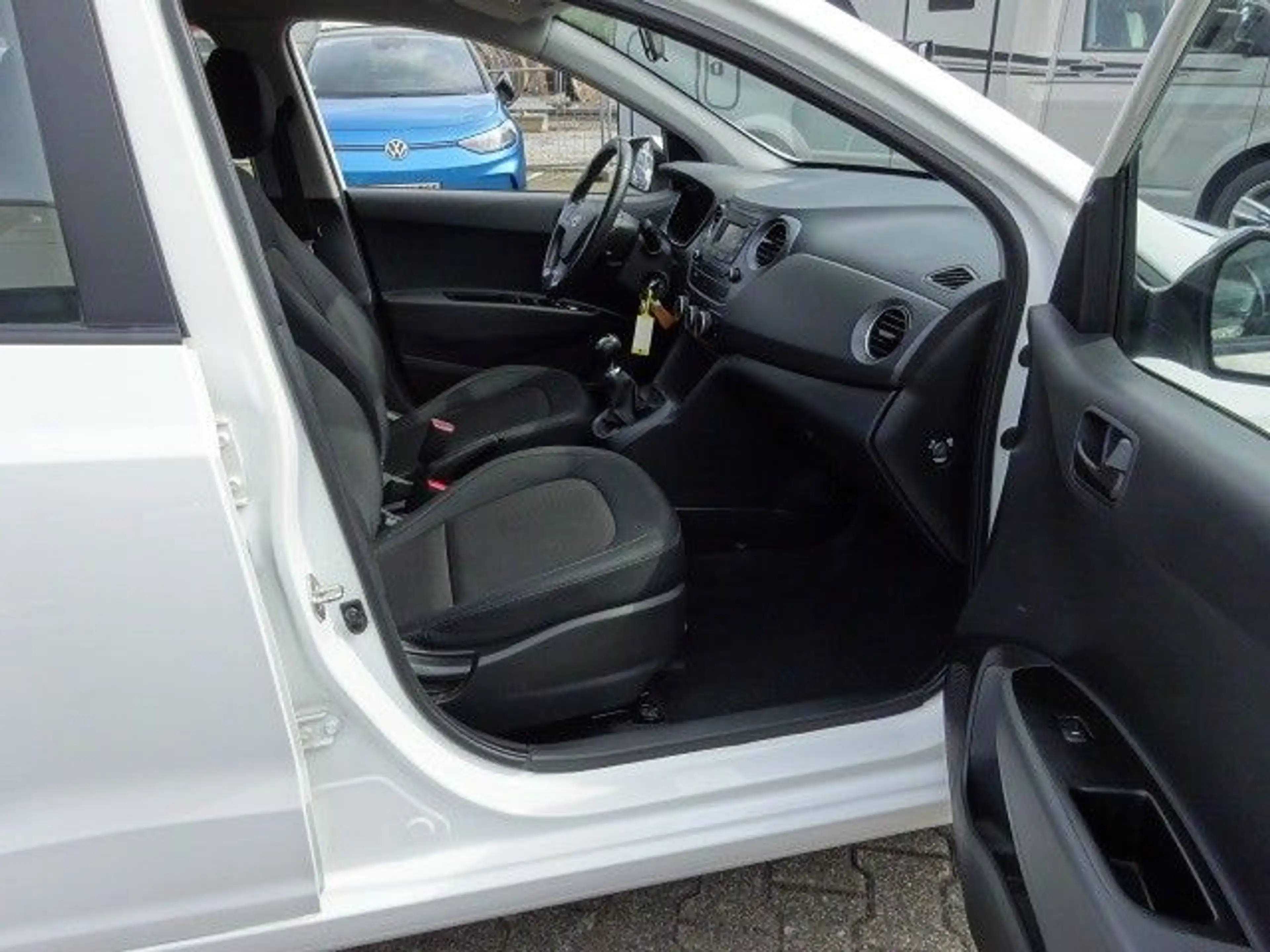 Hyundai i10 1.0 Trend*Klima*PDC*SHZ*ZV*12M Garantie — photo 7