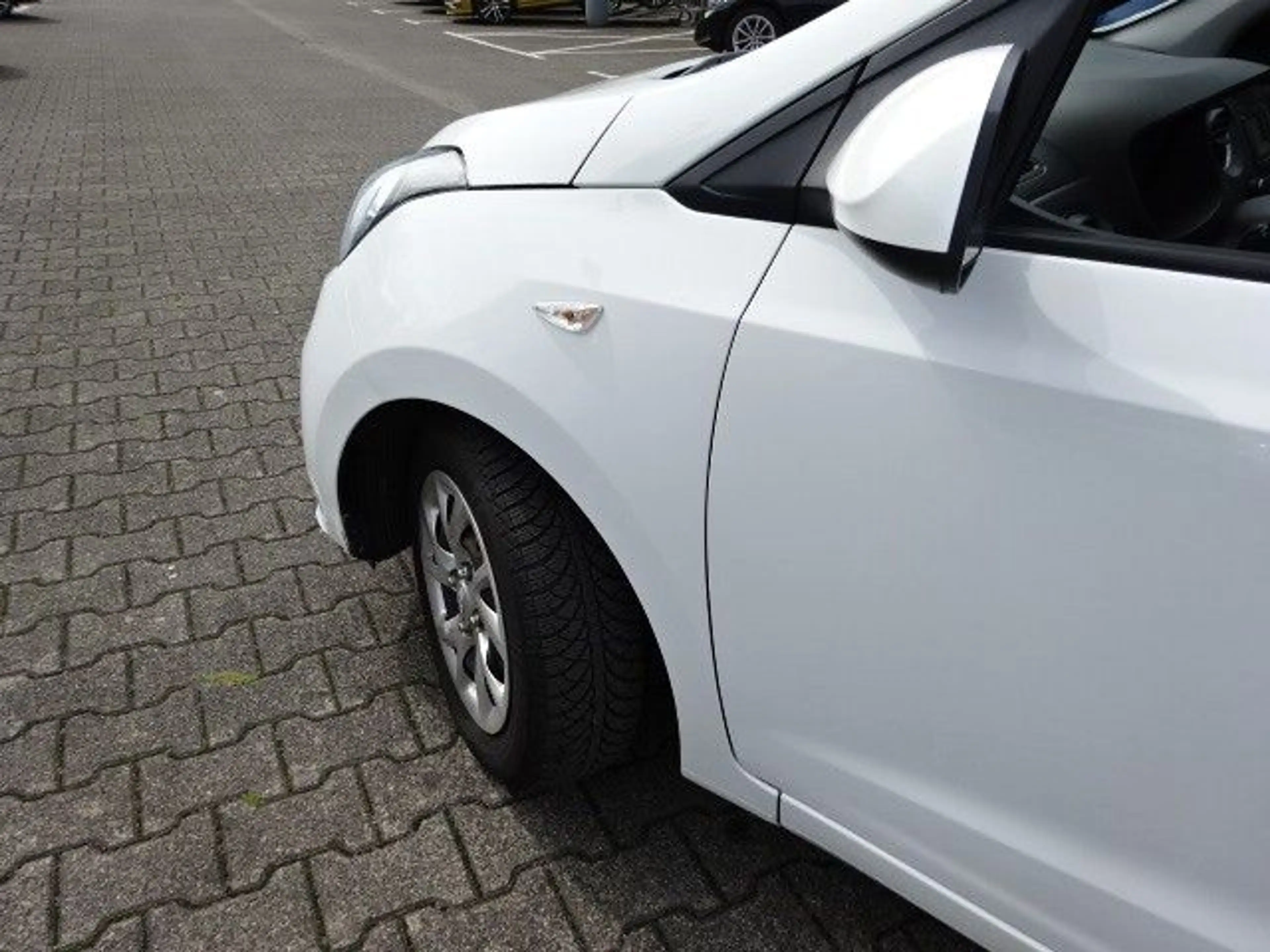 Hyundai i10 1.0 Trend*Klima*PDC*SHZ*ZV*12M Garantie — photo 14