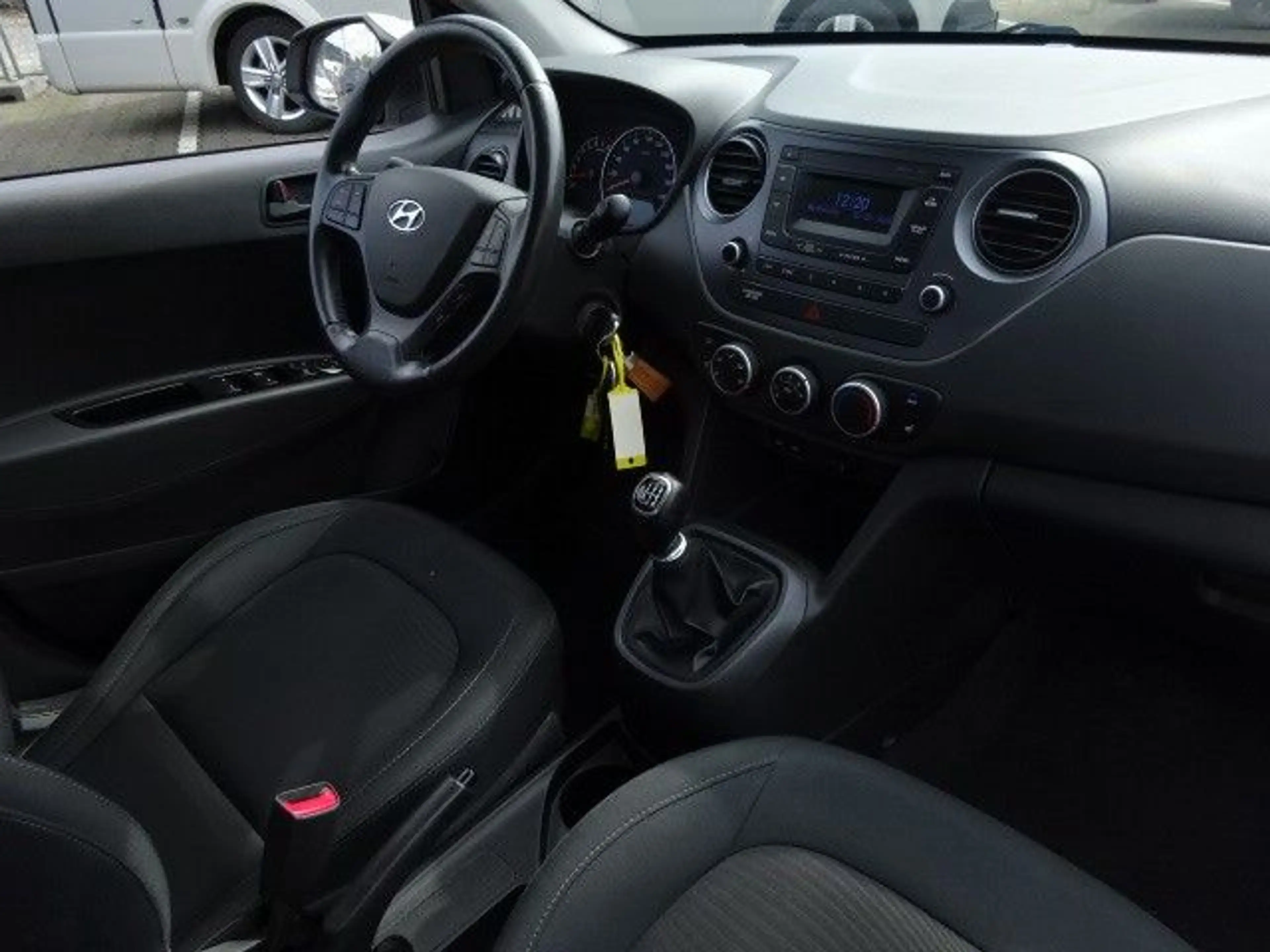 Hyundai i10 1.0 Trend*Klima*PDC*SHZ*ZV*12M Garantie — photo 8