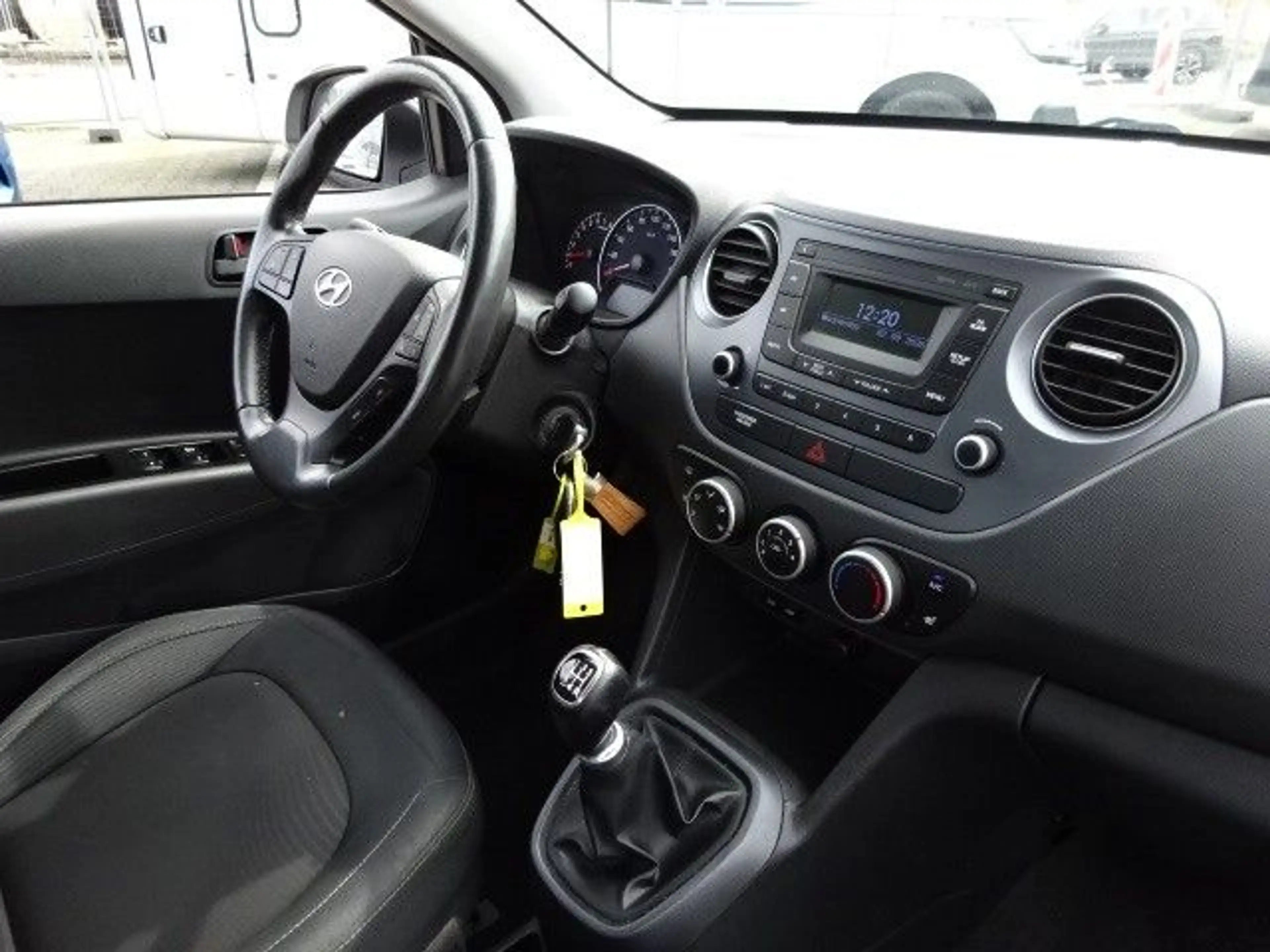 Hyundai i10 1.0 Trend*Klima*PDC*SHZ*ZV*12M Garantie — photo 10