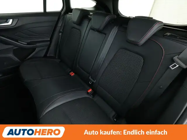 Ford Focus view 14