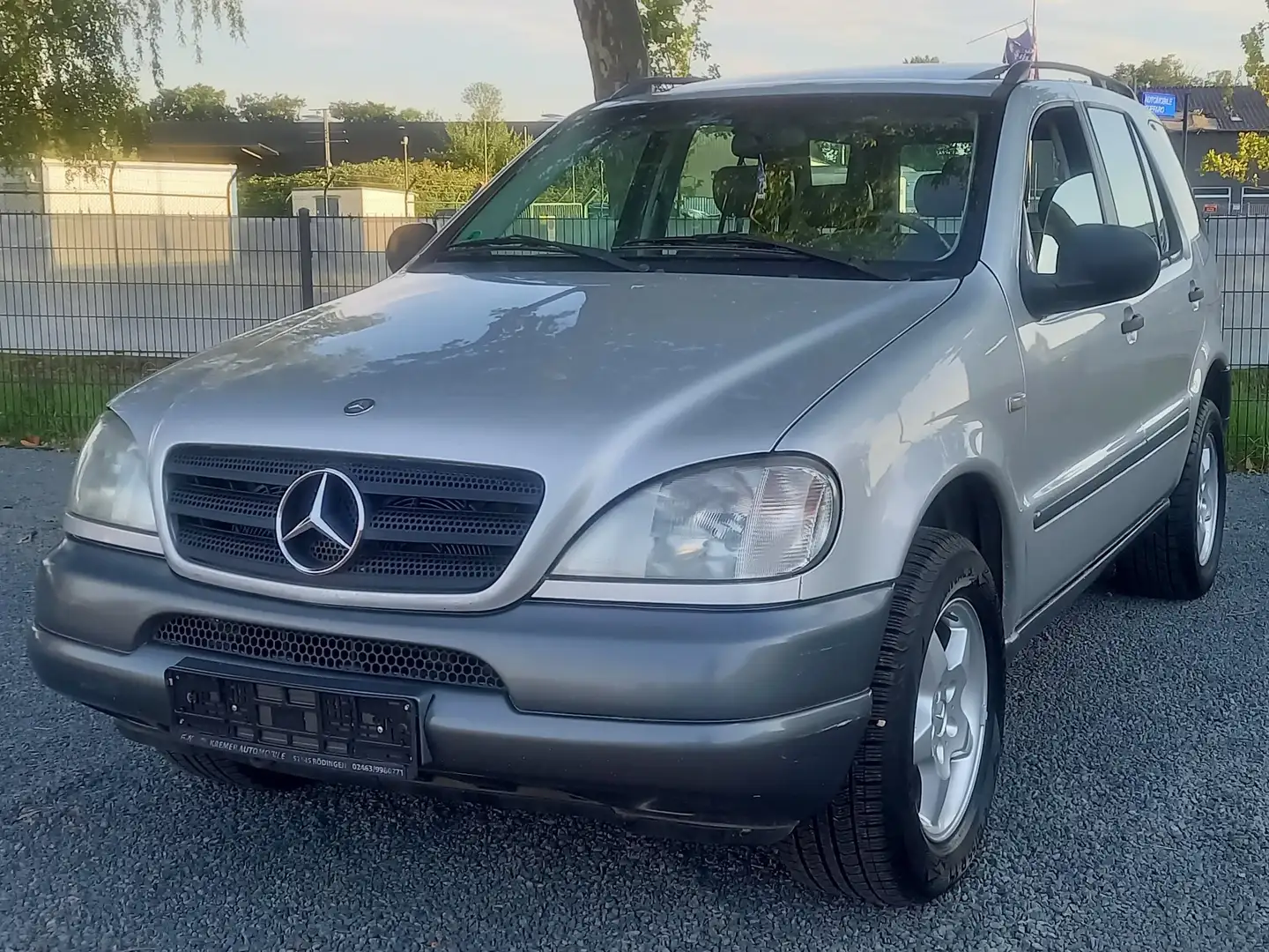 Mercedes-Benz ML 320 ML 320 Gris - 1