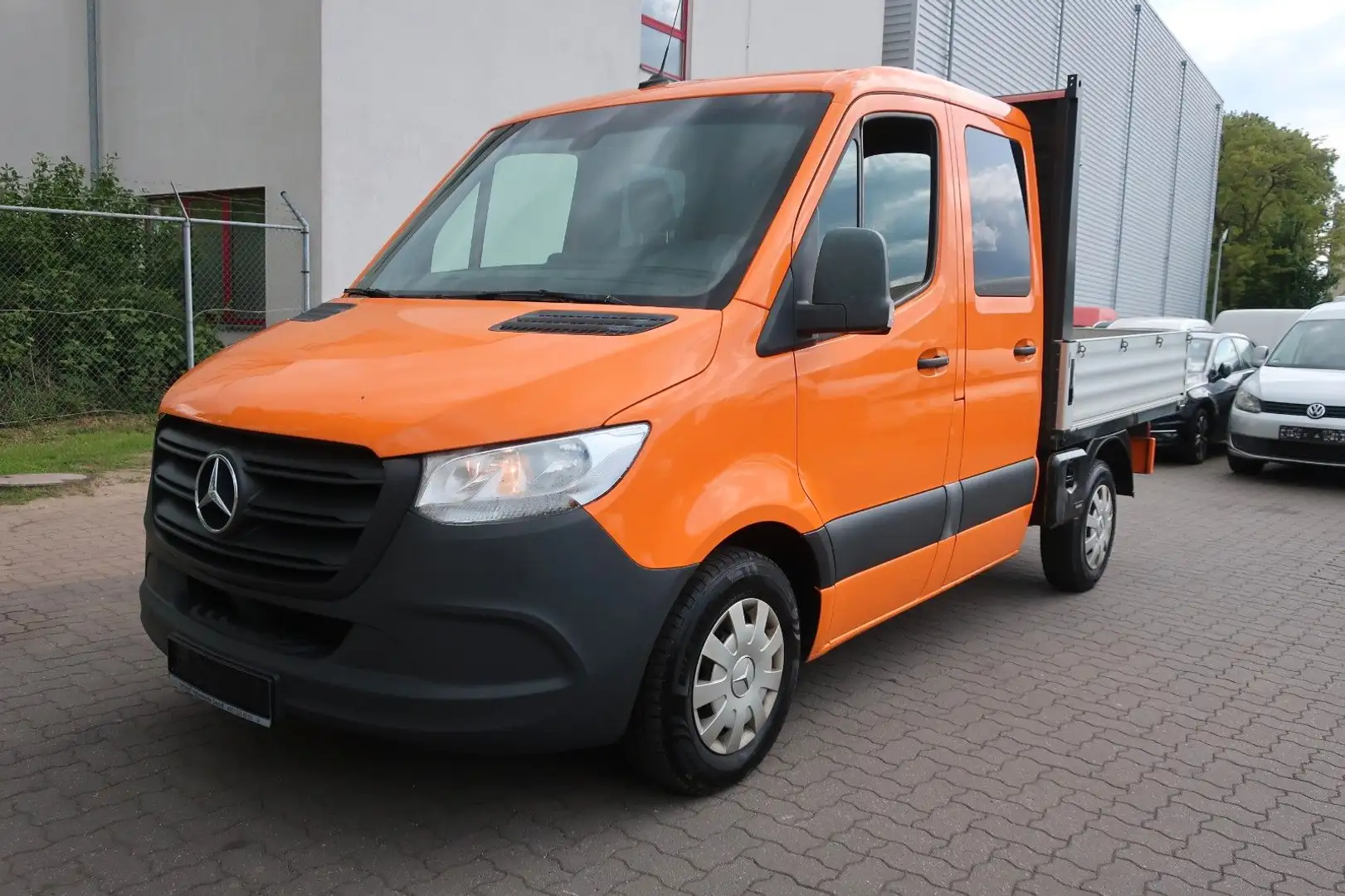 Mercedes-Benz Sprinter III Pritsche DoKa 216 CDI/1. Hand/AHK Orange - 1