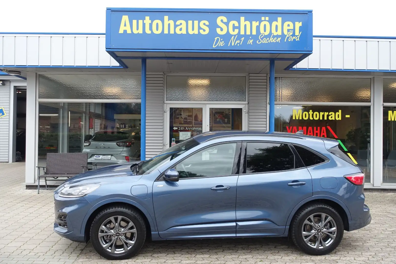 Ford Kuga Plug-In Hybrid ST-Line X - 2,5PHEV Blau - 1