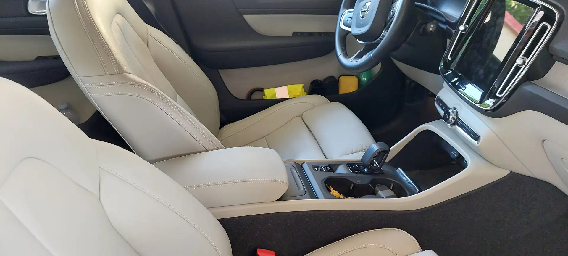 Volvo XC40 XC40 2023 2.0 b3 Core auto Arany - 1