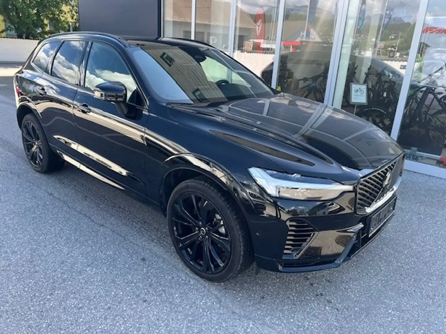 Volvo XC60 XC60 T6 AWD PHEV 18,8kWh Ultra Black Edition Aut. Schwarz - 1