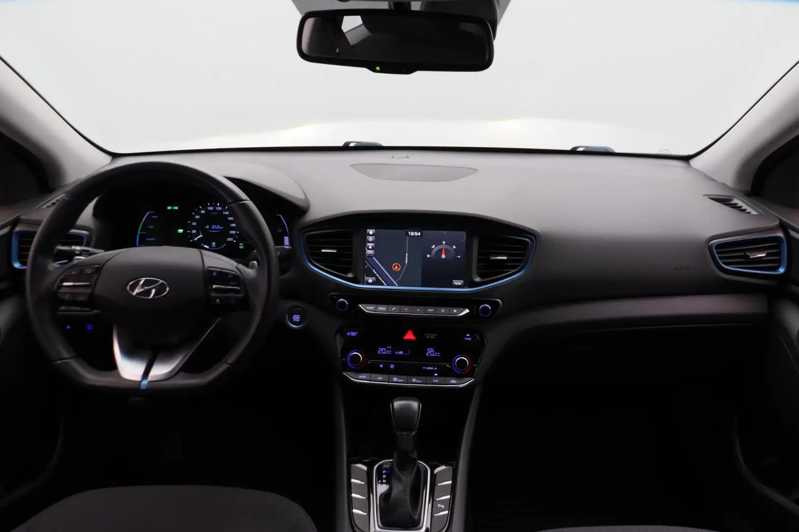 Hyundai IONIQ 1.6 GDi i-Motion Navigatie Adaptieve/Cruise Apple/ Wit - 2