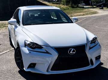IS 300h 2.5i F-Sport Line E-CVT