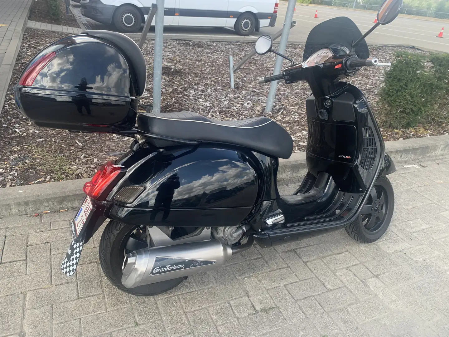 Vespa GTS 250ie black edition - 2
