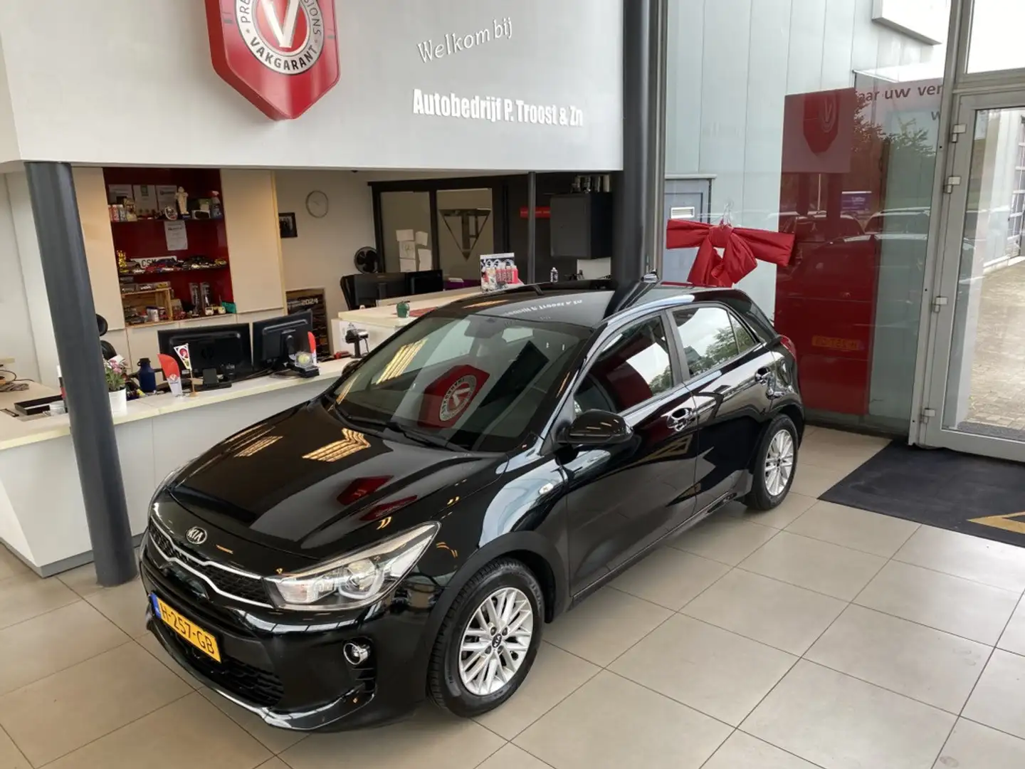 Kia Rio 1.0 TGDI DynamicLine,Navigatie,Achteruitrijcamera, Zwart - 2
