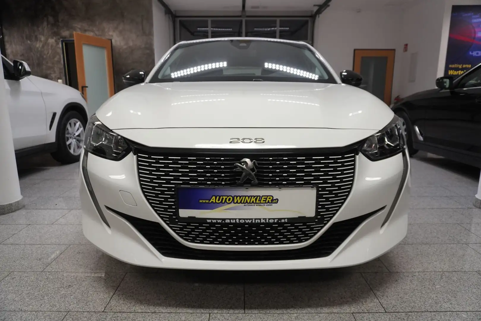 Peugeot e-208 208 e 50kWh LED/Navi Weiß - 2
