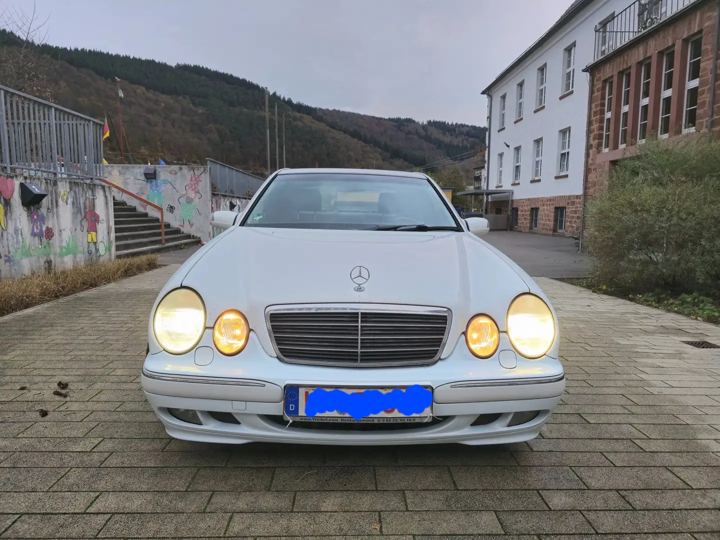 Mercedes-Benz E 270 CDI Elegance, TÜV 10/26, Leder, Klima, Command Fehér - 2