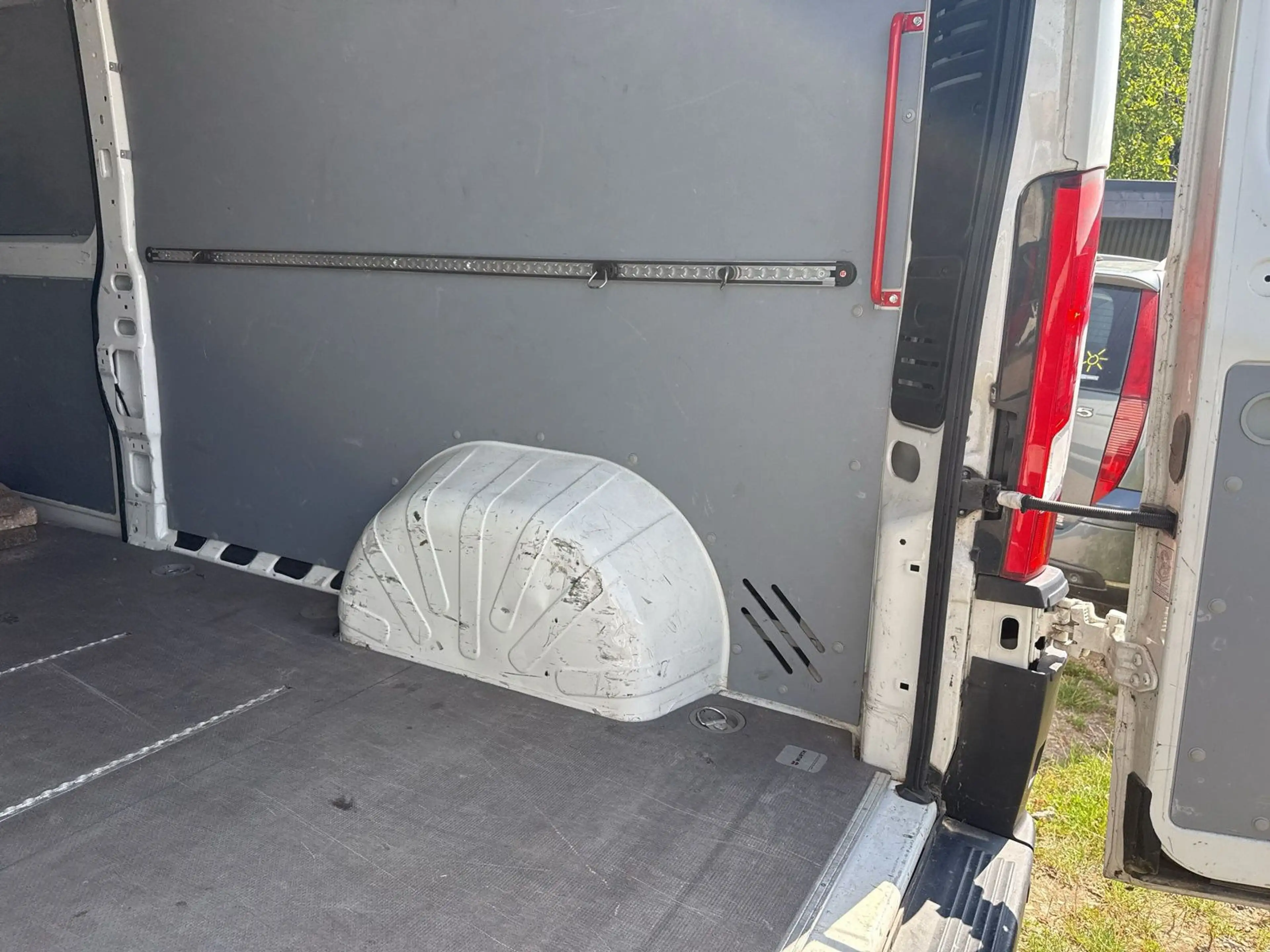 Citroen Jumper Grossraumkasten 35 L3H2 Club BlueHDi 140 — photo 11